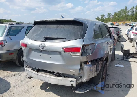 2014 Toyota Highlander Xle V6 z USA, uszkodzony, nr VIN 5TDKKRFH7ES010646